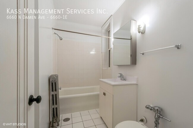 Photo - 6660 N Damen Ave Unidad 6660-1E