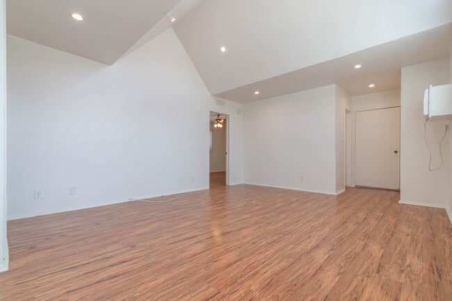 Photo - 1439 S Point View Street