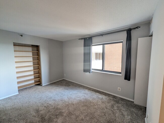 Photo - 900 N Stafford St Unidad 1802