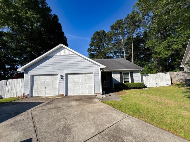 Building Photo - Coming Soon! 3 Bedroom 2 Bathroom-Dogs okay!