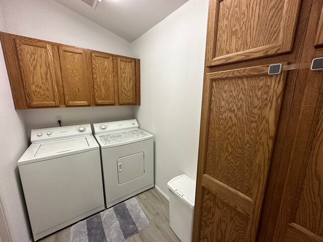 Photo - 751 NE Savannah Dr