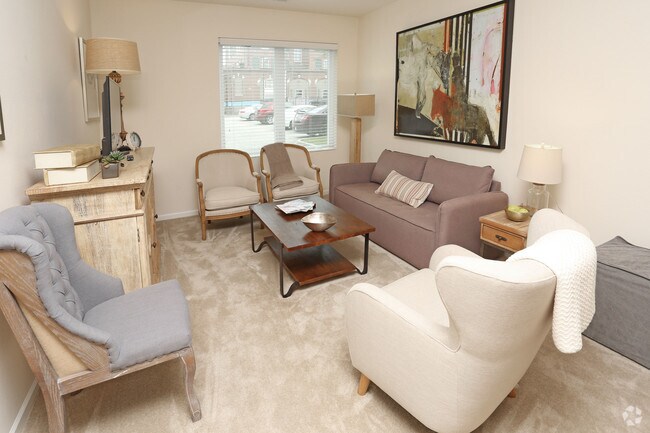 1BR, 1BA - 660 SF - Living Room