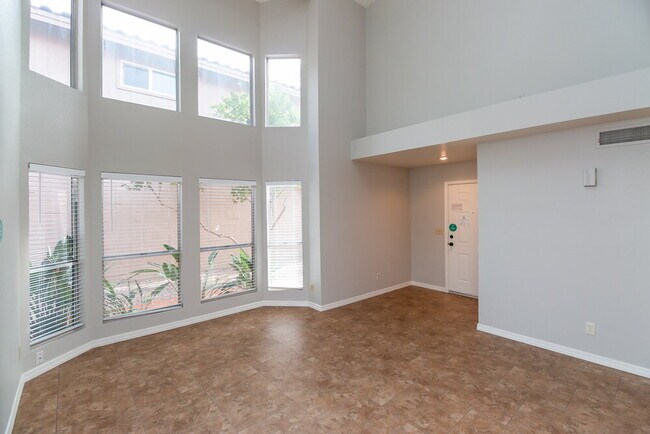 Photo - 5318 E Fairfield St