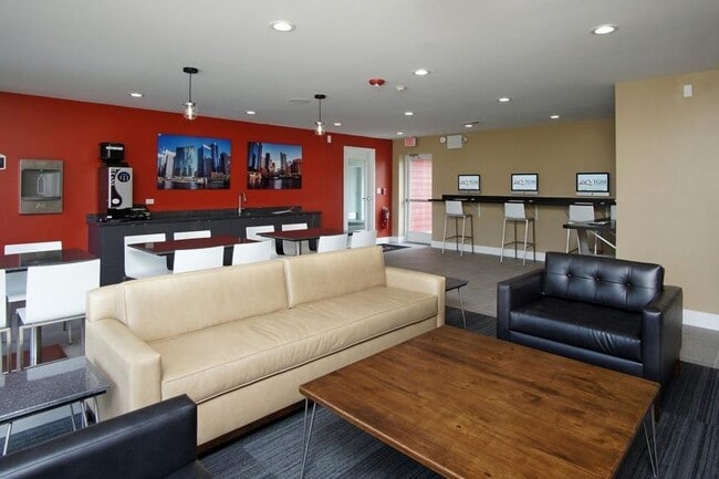 Building Photo - 2 bedroom in Naperville IL 60563 Unit 106
