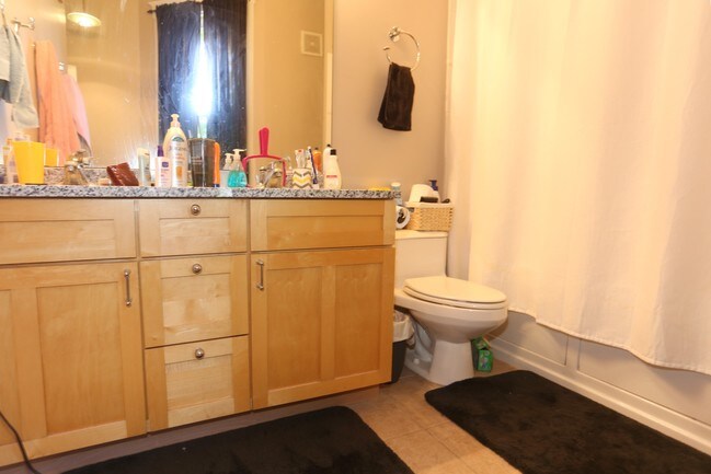 Photo - 731 W Barry Ave