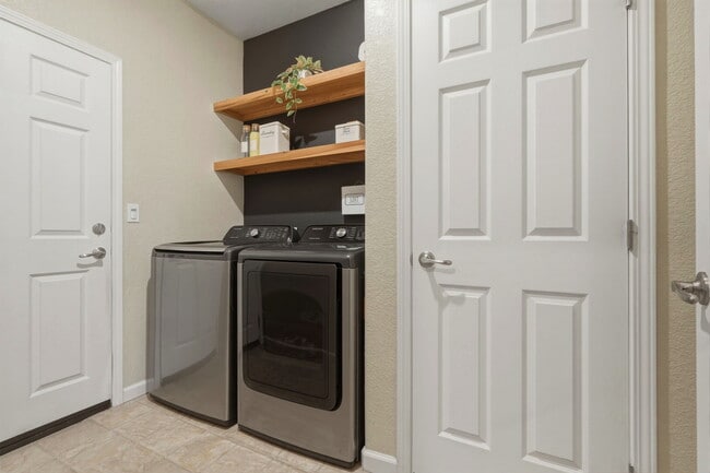 1161 Greenbrier Dr