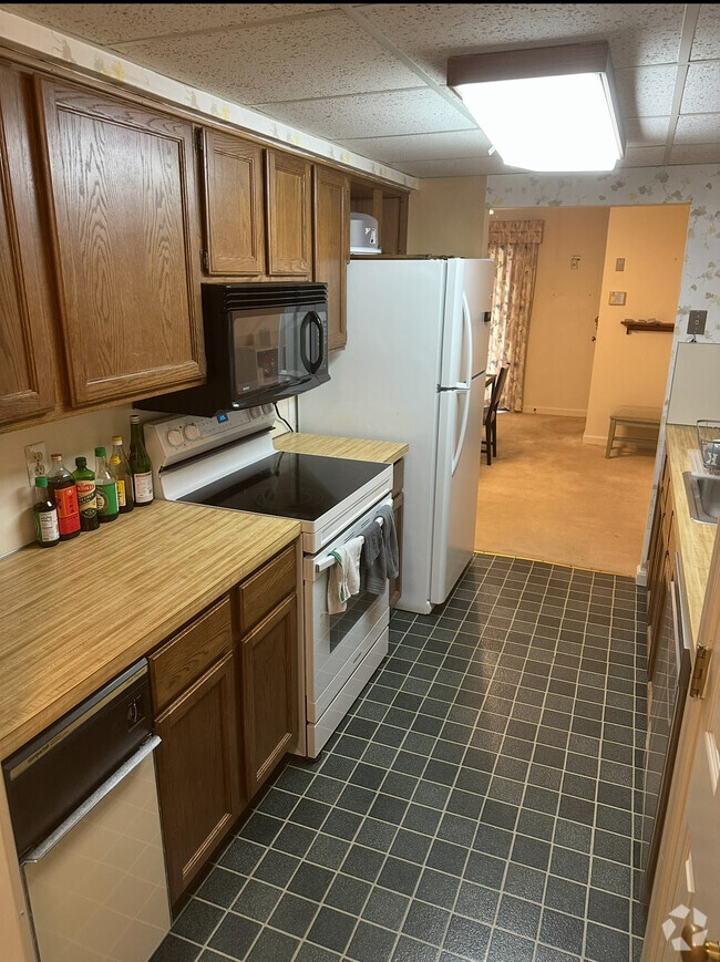 Building Photo - 41 Angleside Rd Unit 3 Rental