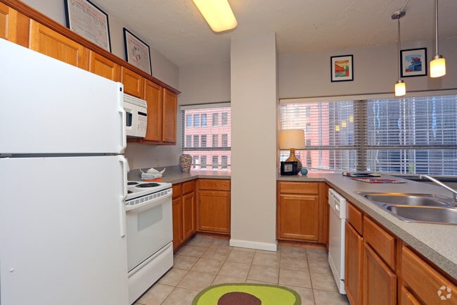 2BR - Model