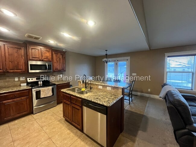 Photo - 2717 Mary Dr