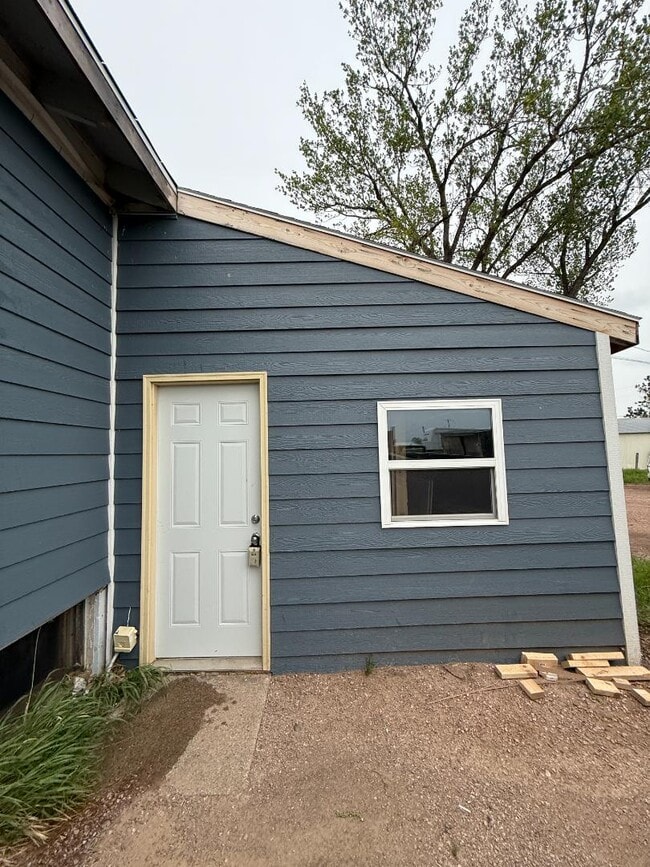 718 Box Elder Rd W