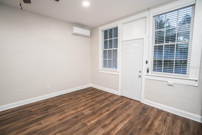 Photo - 1700 Park St N Unidad 24