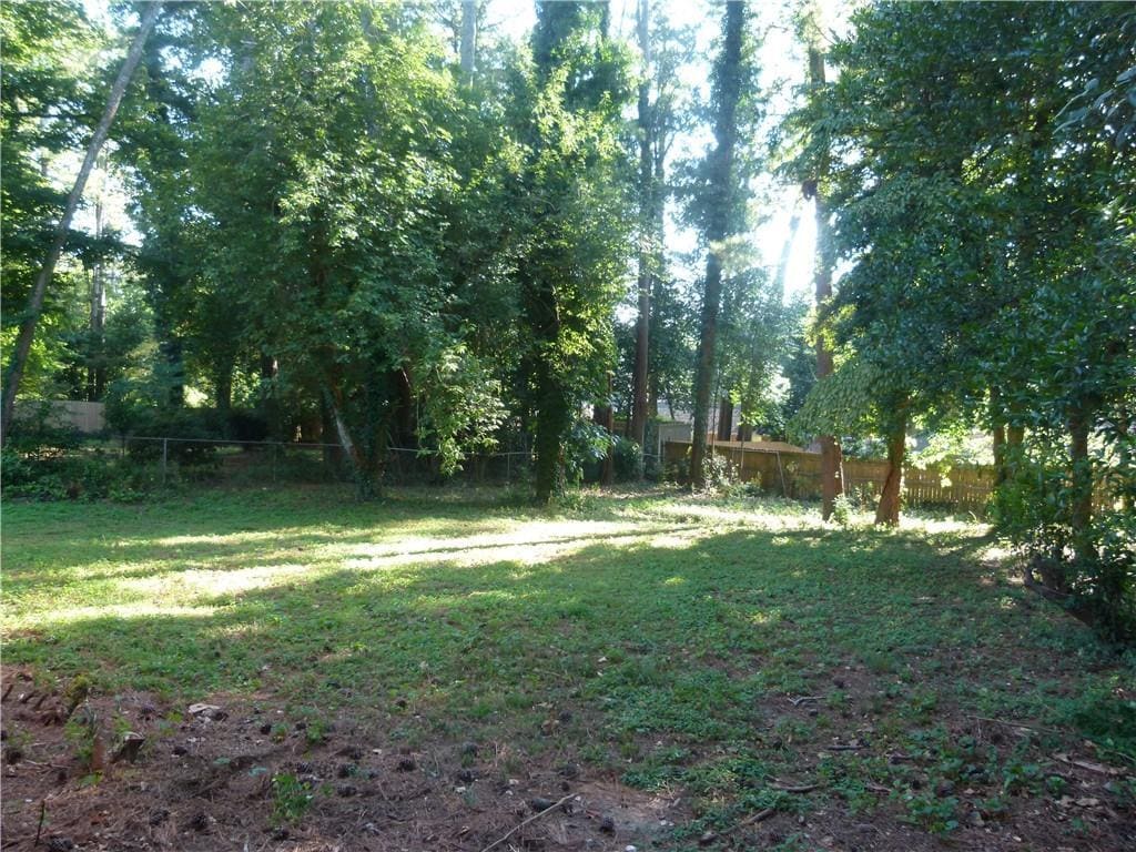Photo - 900 Oriole Ln S E