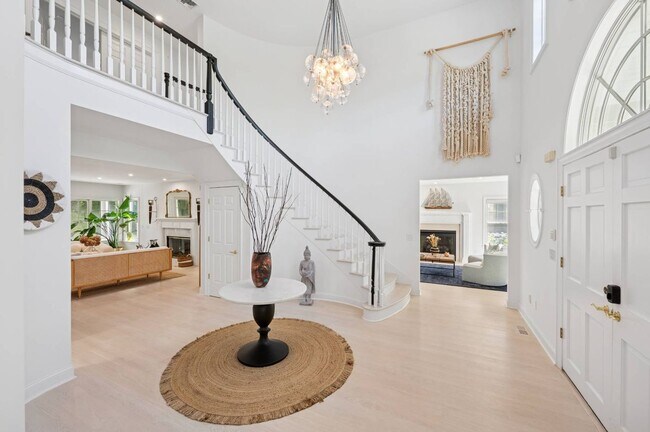 Photo - 15 Parrish Pond Ln