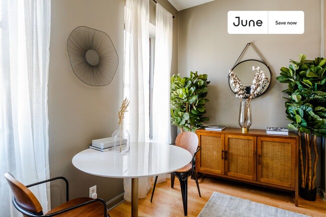 Photo - 336 W 46th St Unidad 4F