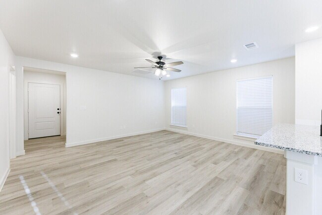 Photo - 6313 Volney Ave