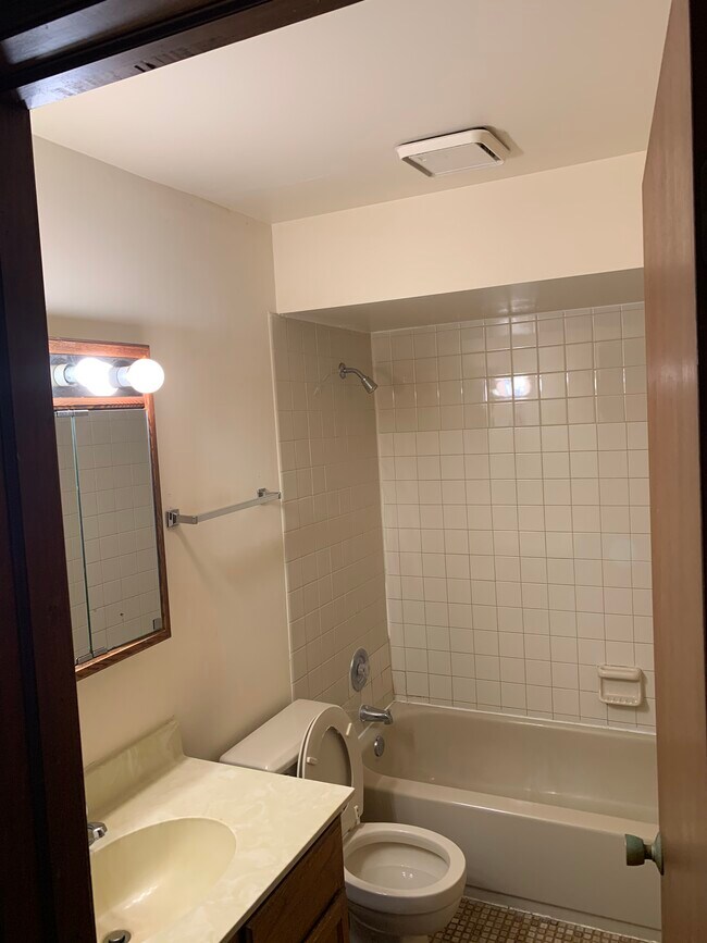 Full size bath and extra half bath - 1200 Whispering Hills Ct Unit 1A