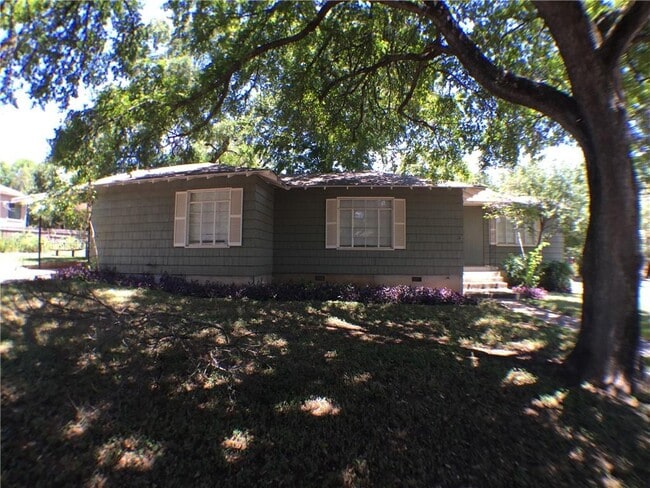 Photo - 2000 Schulle Ave