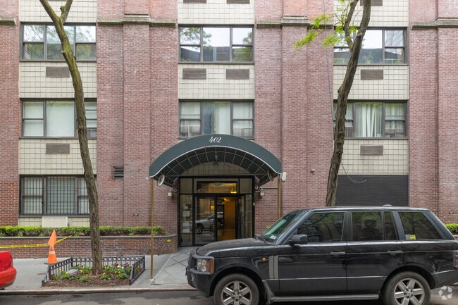 Photo - River East Plaza