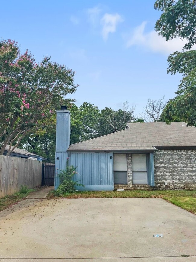 Building Photo - Windy Pine Duplex Unit WIND2416