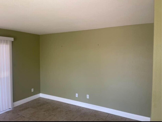 Photo - 1 bed 1 bath Apartment for Rent in Mira Mesa Unidad 81