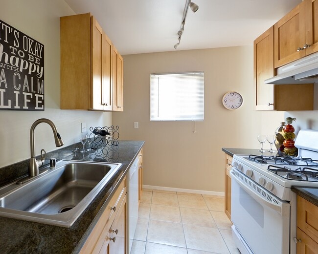 Photo - 952 45th St Unidad 2