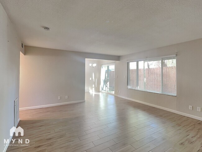 Photo - 2336 Villanova Cir Unit 6