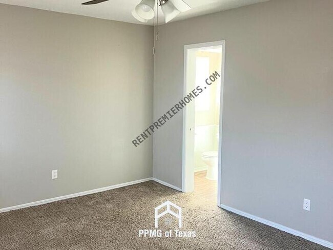 Photo - 10904 N Linn Ave