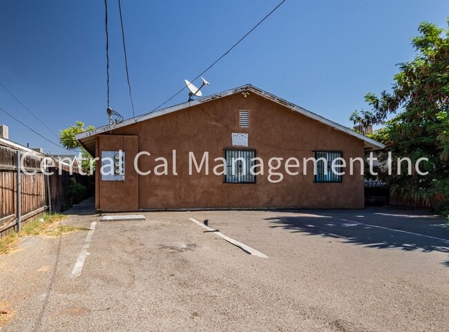 Building Photo - 1871 Quincy St Unit Apt A