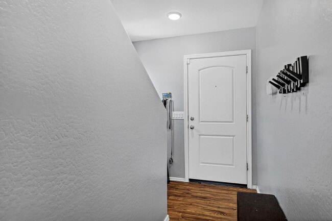 Photo - 30517 N Oak Dr