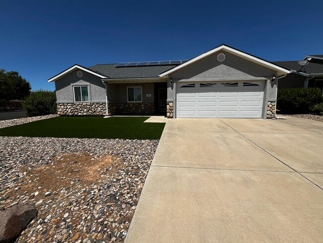Cozy Private Pet Friendly Home!! - Cozy Private Pet Friendly Home!!