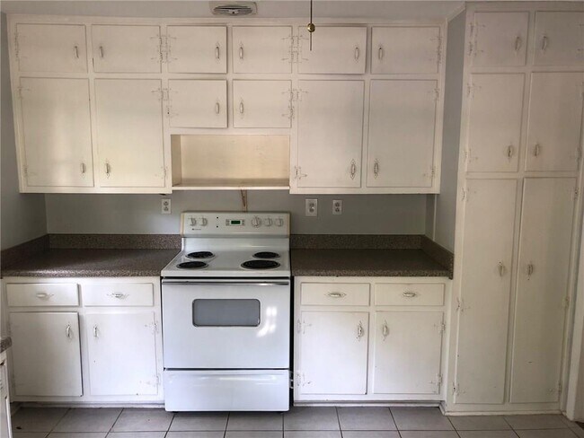 Photo - 1257 Woodland Ave NE