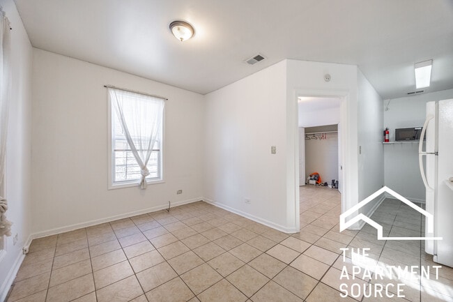 Photo - 1900 S Throop St Unit 6