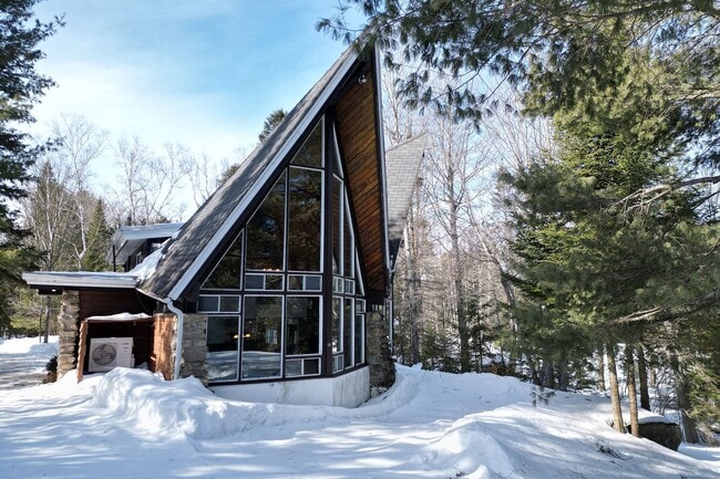 Photo - 8 Pl. d'Artois