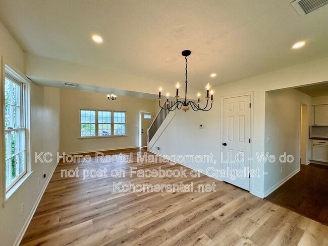 Photo - 307 E Main St