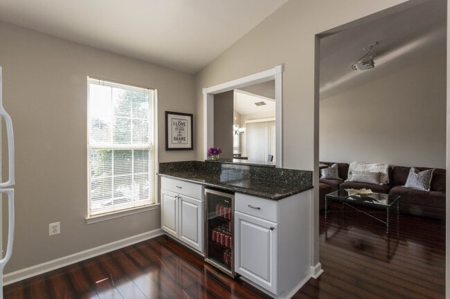 Photo - 7507 Snowpea Ct Unidad M