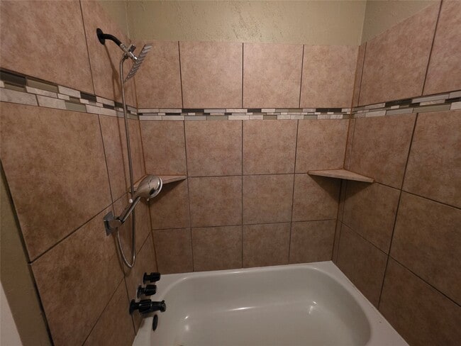 Building Photo - 8607 Knoll Forest Dr