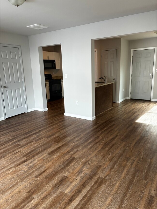 Photo - 61 Crabapple Rdg