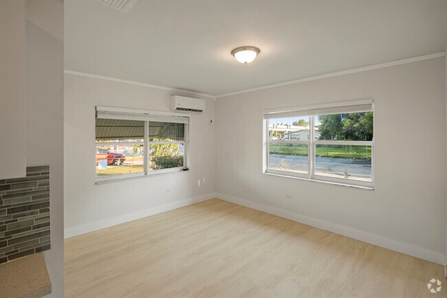 Building Photo - 1219 NW 33rd St Unit 2 Rental