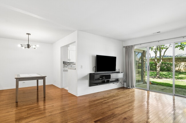 Photo - 1411 Wentworth Ct