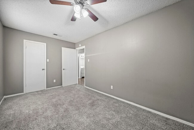 Circle K Apartments