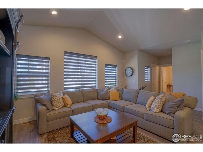 Photo - 294 E Chestnut St