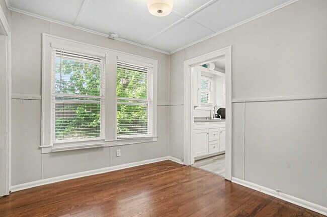 Photo - 2112 McMillan Ave