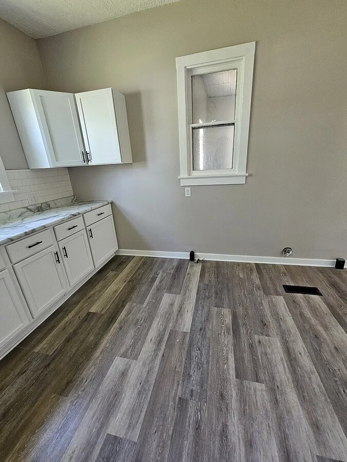 Photo - 2431 Fox Ave