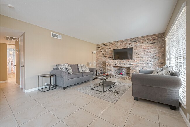 Photo - 2101 Fountain View Dr Unit 19