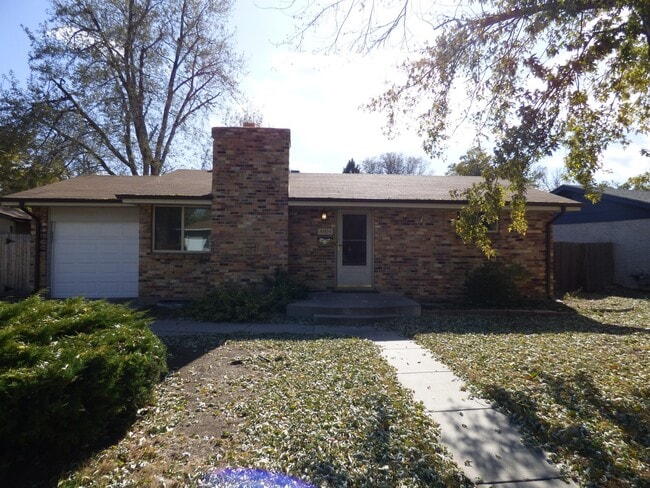 BRICK RANCH, FINISHED BASEMENT, CORNER LOT... - BRICK RANCH, FINISHED BASEMENT, CORNER LOT... House