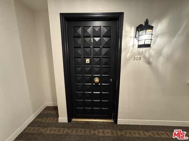 Photo - 6700 Hillpark Dr Unit 303