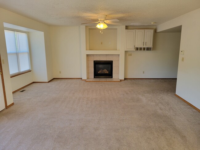Photo - 5410 Balsam St