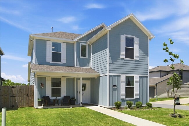 233 S Harrogate Ln
