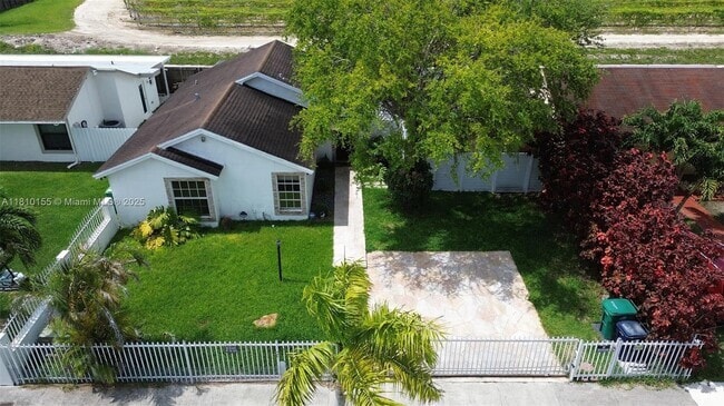 Building Photo - 12618 SW 211th Ter Rental