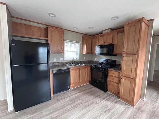 Photo - 6 Deer Run Pky